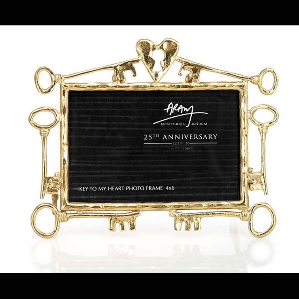 NWOT Michael Aram Gold Key To My Heart 4x6 frame